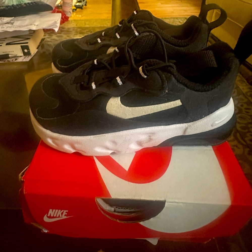 Nike Air Max 270 RT Size 6 - Picture 2 of 5